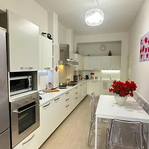 Modern River House Apartment Florence